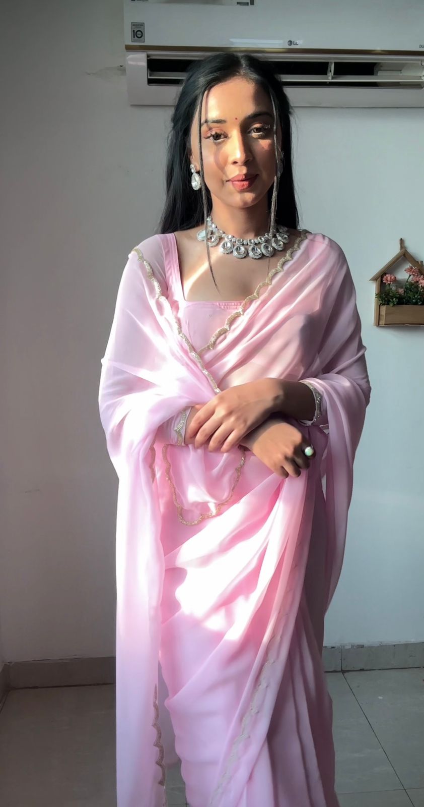 Lustrous Pink Color Georgette Saree: Elegant and Easy-to-Wear for Modern Women