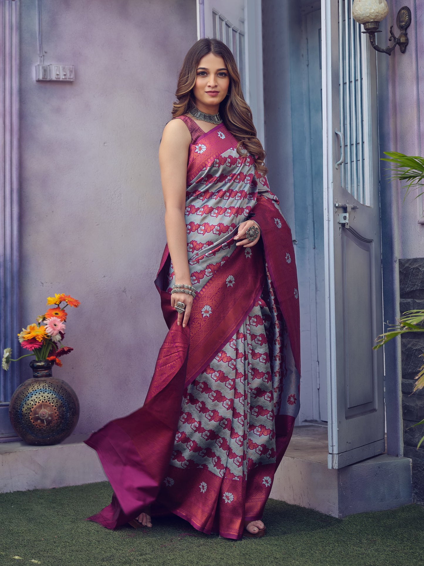 Women's Trendy Kanjivaram Soft Lichi Silk Saree