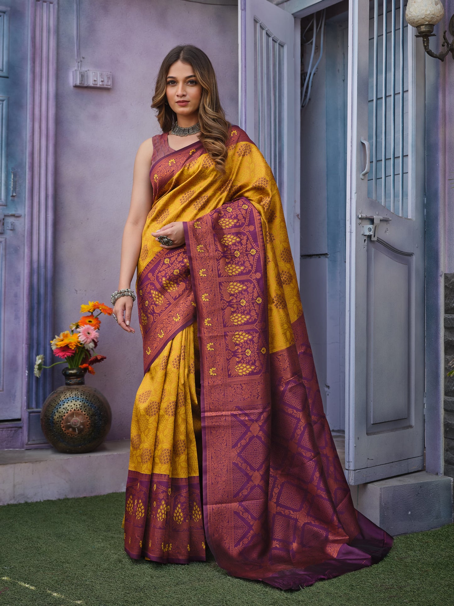 Women's Kanjivaram Pure Soft Silk Handloom Saree Pure Golden Zari